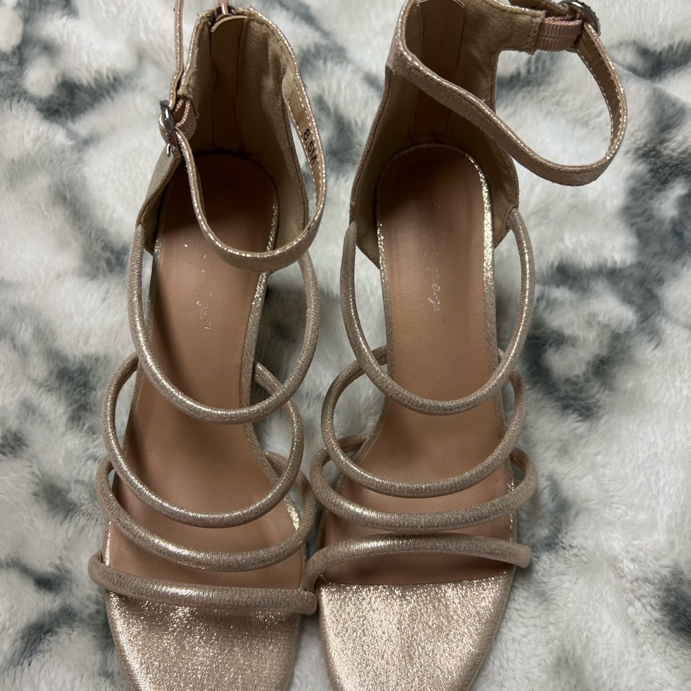 Jellypop Heels Gold Size 8.5